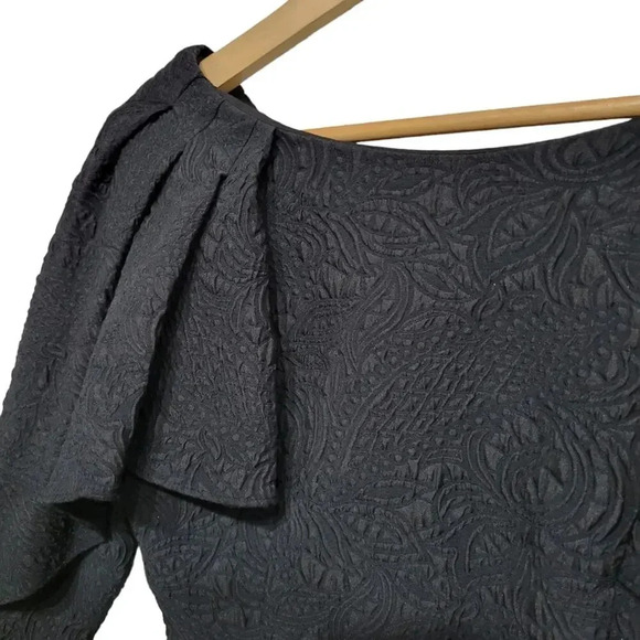 NWT BCBG MaxAzria Little Black Dress Puffy Scalloped Crepe Size 6 - Picture 3 of 5